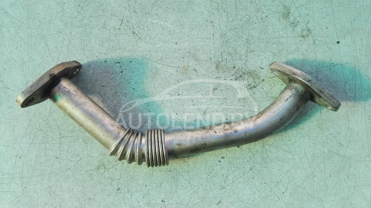 патрубок (трубопровод, шланг) Volkswagen Golf 3 поколение 1994, 1.9 л., дизель, МКПП, хетчбэк 5 дв., 028131521 - фото №1