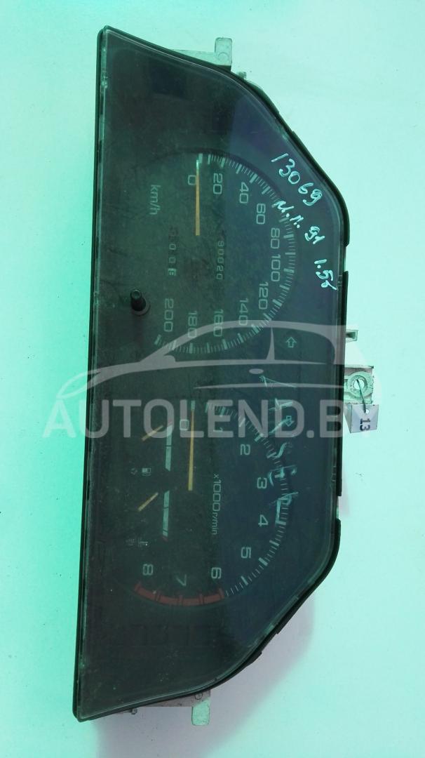 щиток приборов (приборная панель) Mitsubishi Lancer 4 поколение 1991, 1.5 л., бензин, МКПП, седан - фото №1
