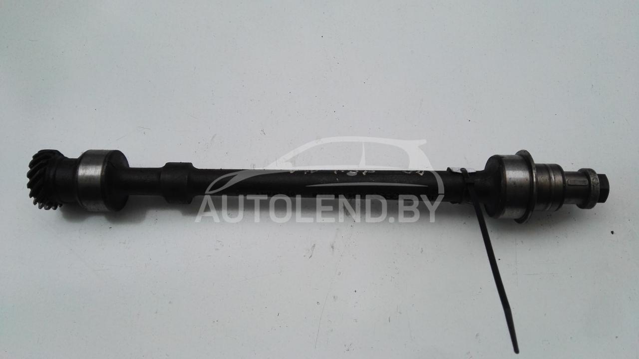 вал балансирный Volkswagen Passat B3 1989, 1.8 л., бензин, МКПП, седан, 056115019B - фото №1