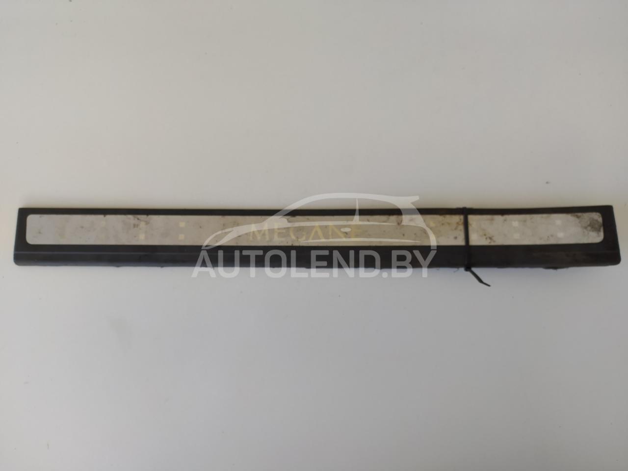 накладка на порог Renault Megane 2 поколение 2004, 1.5 л., дизель, МКПП, хетчбэк 5 дв. - фото №1