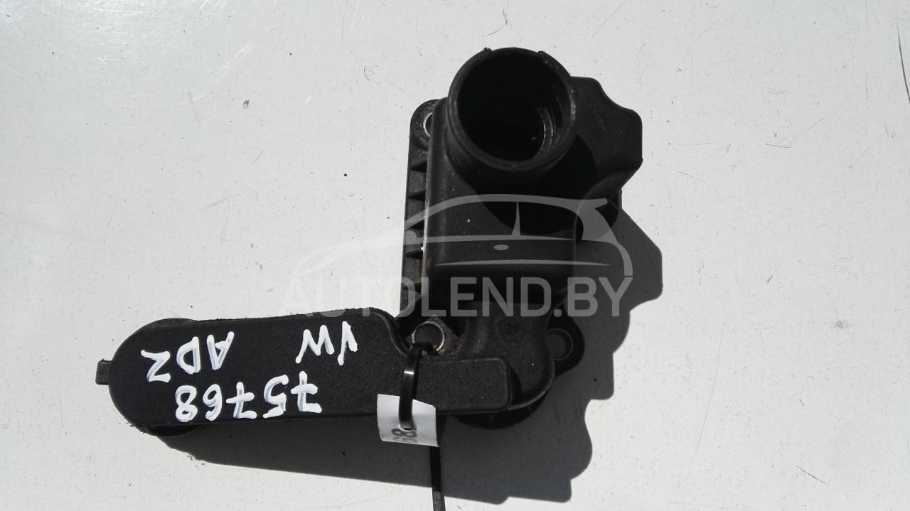 патрубок (трубопровод, шланг) Volkswagen Passat B4 1994, 1.8 л., бензин, МКПП, седан, 048103772B - фото №1