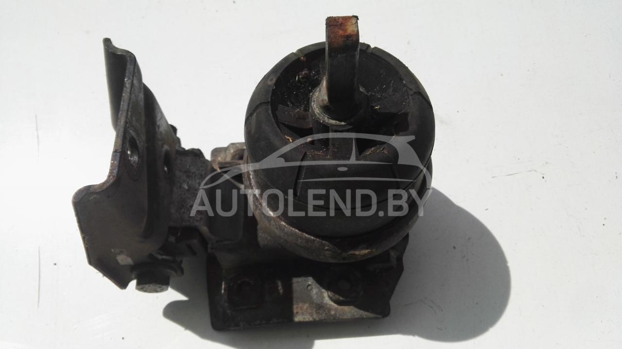 подушка крепления КПП Ford Galaxy 1 поколение 1999, 2.0 л., бензин, МКПП, минивэн, 95VW6B032 - фото №1