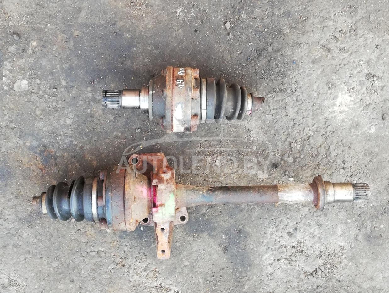 полуось (приводной вал, ШРУС) Toyota Previa 2 поколение XR30 2004, 2.4 л., бензин, МКПП, минивэн - фото №1