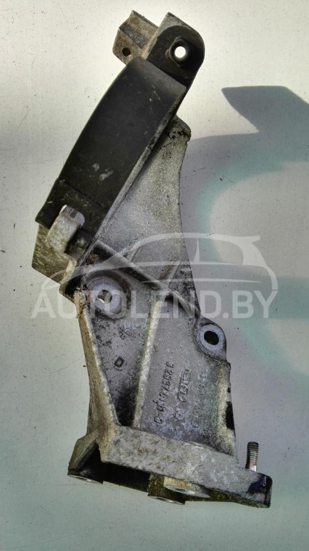 кронштейн (крепление) Renault Espace 3 поколение 1998, 2.2 л., дизель, МКПП, минивэн, 7700874059 - фото №1