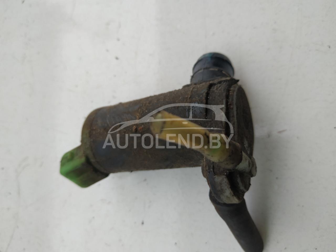 насос (моторчик) омывателя стекла Citroen Xantia 1 поколение 1995, 1.8 л., бензин, МКПП, хетчбэк 5 дв. - фото №1
