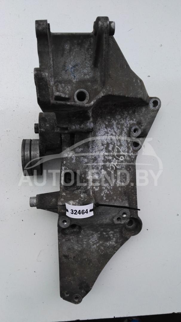 кронштейн двигателя Renault Laguna 2 поколение 2002, 1.9 л., дизель, МКПП, хетчбэк 5 дв., 8200183234 - фото №1
