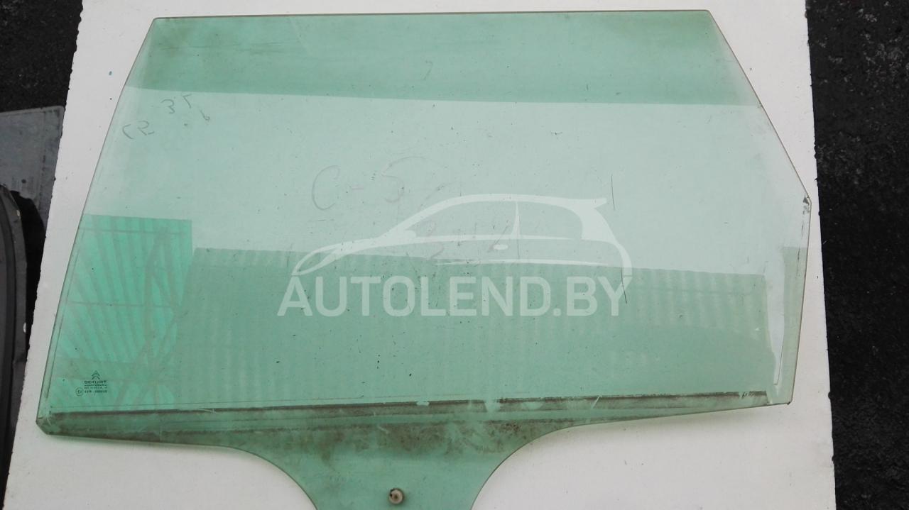 стекло двери задней левой Citroen C5 1 поколение 2002, 2.2 л., дизель, МКПП, универсал - фото №1