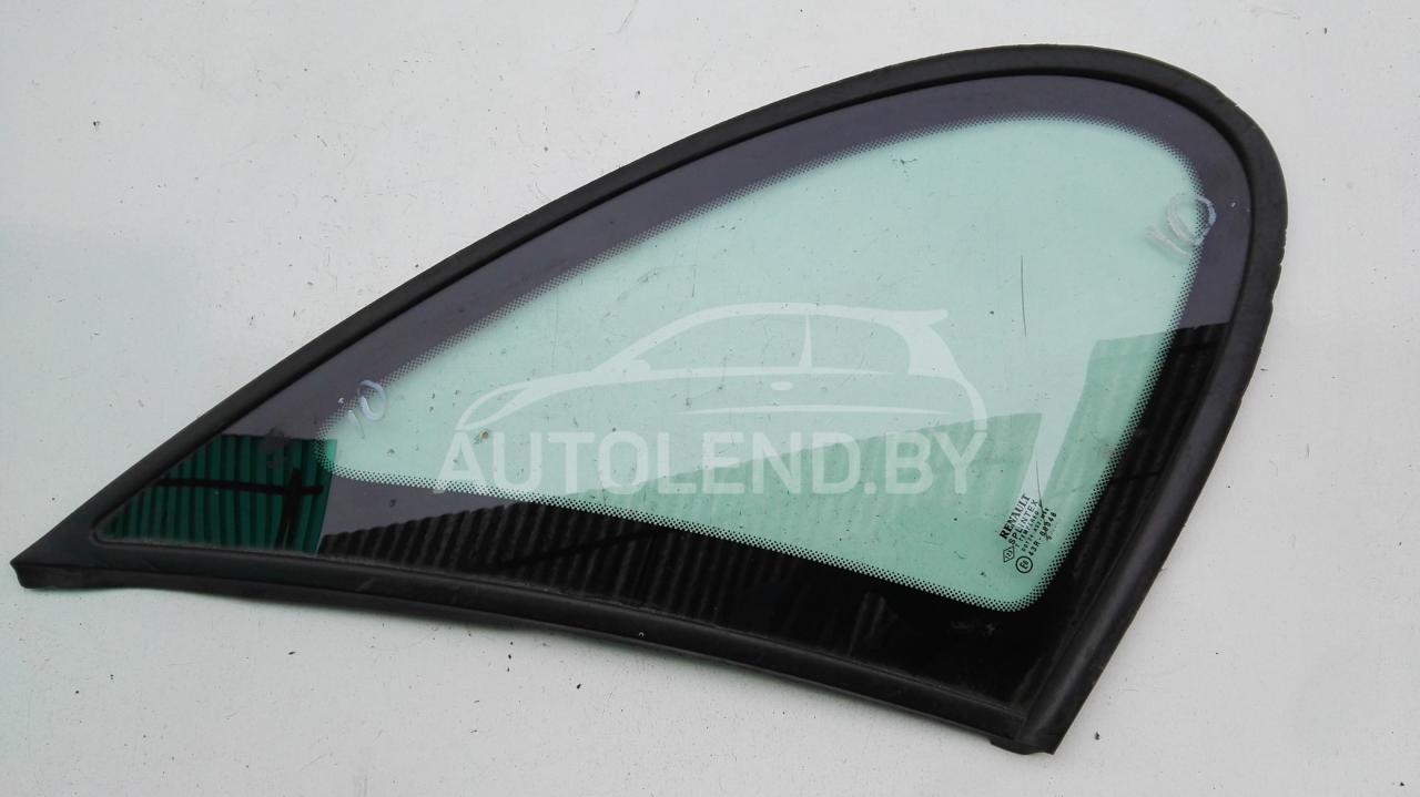 стекло кузовное боковое левое Renault Scenic 1 поколение 1999, 1.6 л., бензин, МКПП, минивэн - фото №1