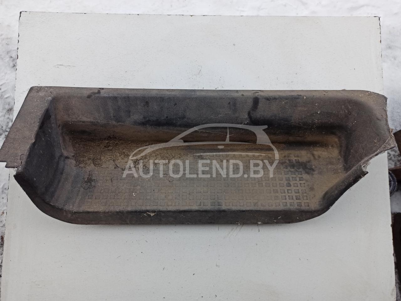 накладка на порог Volkswagen Transporter T4 1995, 1.9 л., дизель, МКПП, минивэн, 701863736B - фото №1