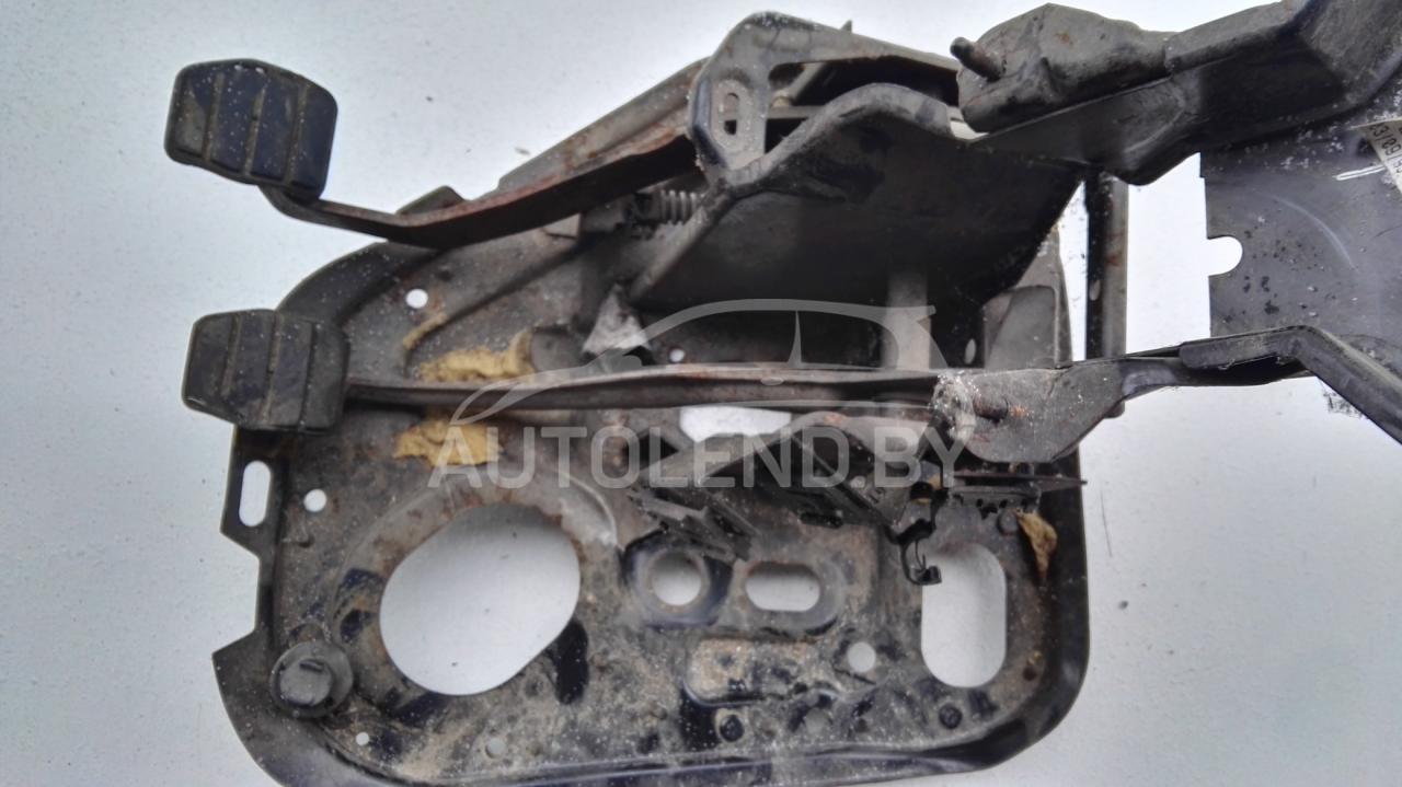 узел педальный (блок педалей) Renault Safrane 1 поколение 1996, 2.2 л., дизель, МКПП, хетчбэк 5 дв., 7701672588G3 - фото №1