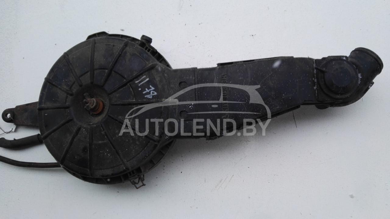 корпус воздушного фильтра Mitsubishi Colt 3 поколение 1990, 1.3 л., бензин, МКПП, хетчбэк 5 дв. - фото №1