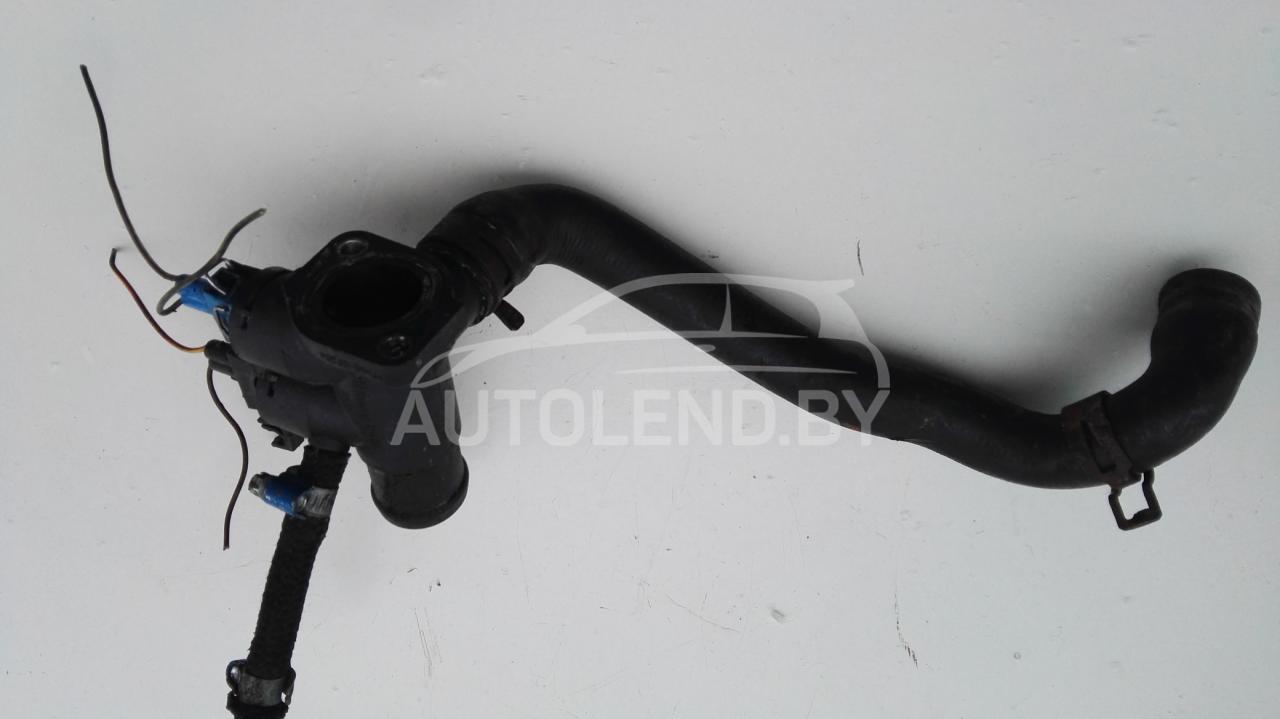 патрубок (трубопровод, шланг) Volkswagen Passat B3 1989, 1.8 л., бензин, МКПП, седан, 124068624 - фото №1