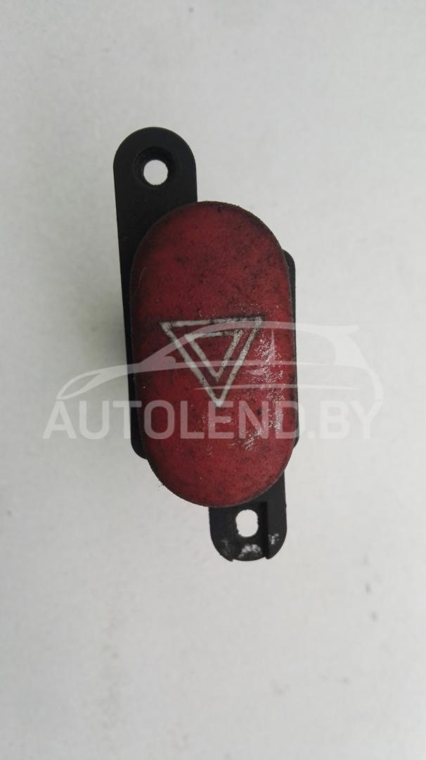 кнопка аварийной сигнализации Renault Laguna 1 поколение 1996, 2.0 л., бензин, МКПП, хетчбэк 5 дв. - фото №1