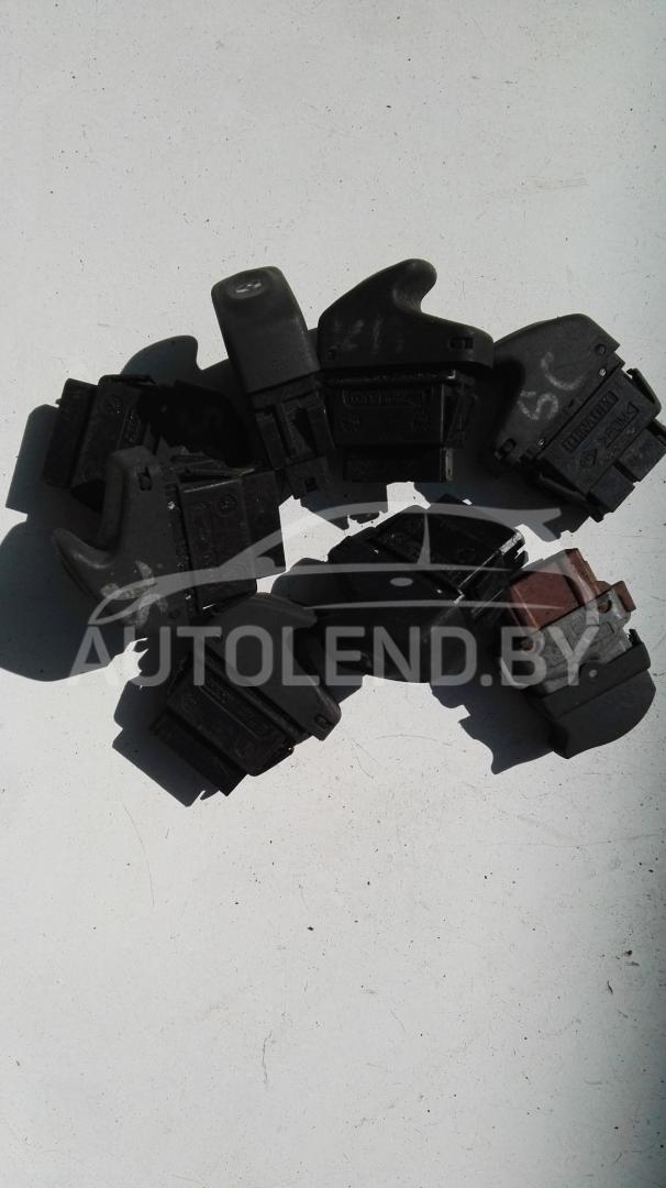 кнопка стеклоподъемника двери передней правой Renault Scenic 1 поколение 1999, 1.9 л., дизель, МКПП, минивэн - фото №1
