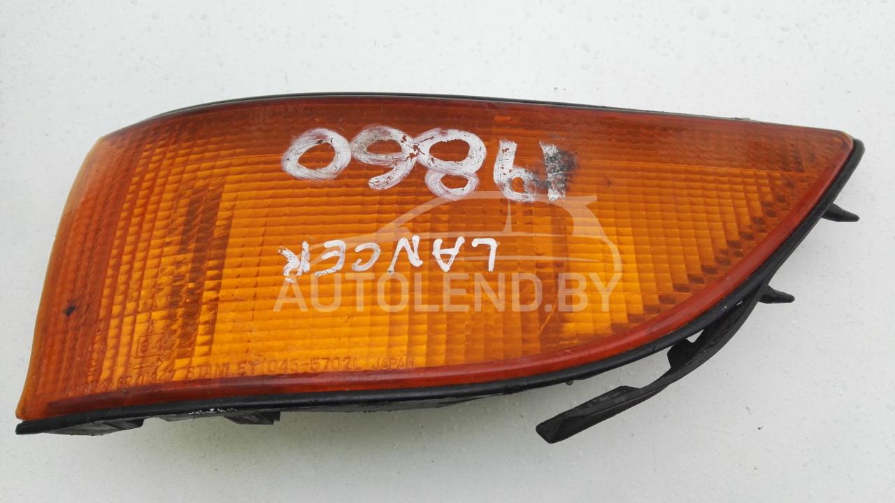 поворотник левый Mitsubishi Colt 3 поколение 1991, 1.8 л., дизель, МКПП, хетчбэк 5 дв. - фото №1