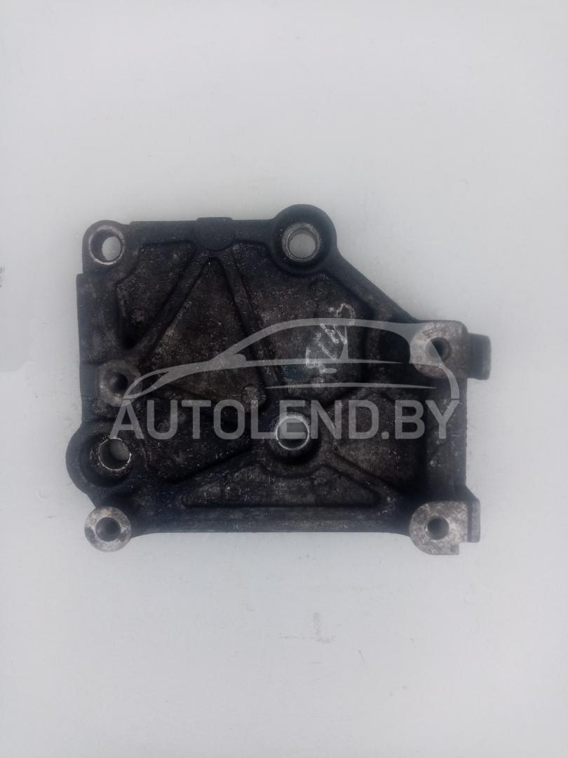 кронштейн (крепление) Hyundai Santa Fe 1 поколение (SM) 2003, 2.4 л., бензин, МКПП, минивэн - фото №1