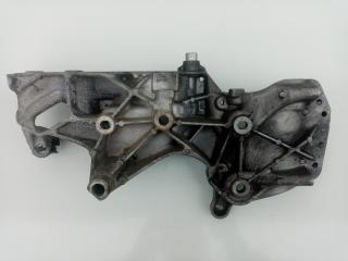 кронштейн (крепление) Renault Logan 1 поколение 2009, 1.4 л., бензин, МКПП, седан, 8200169566