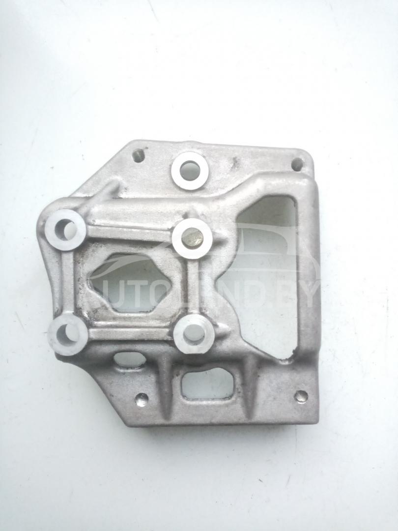 кронштейн (крепление) Ford Probe 2 поколение 1998, 2.5 л., бензин, МКПП, купе - фото №1