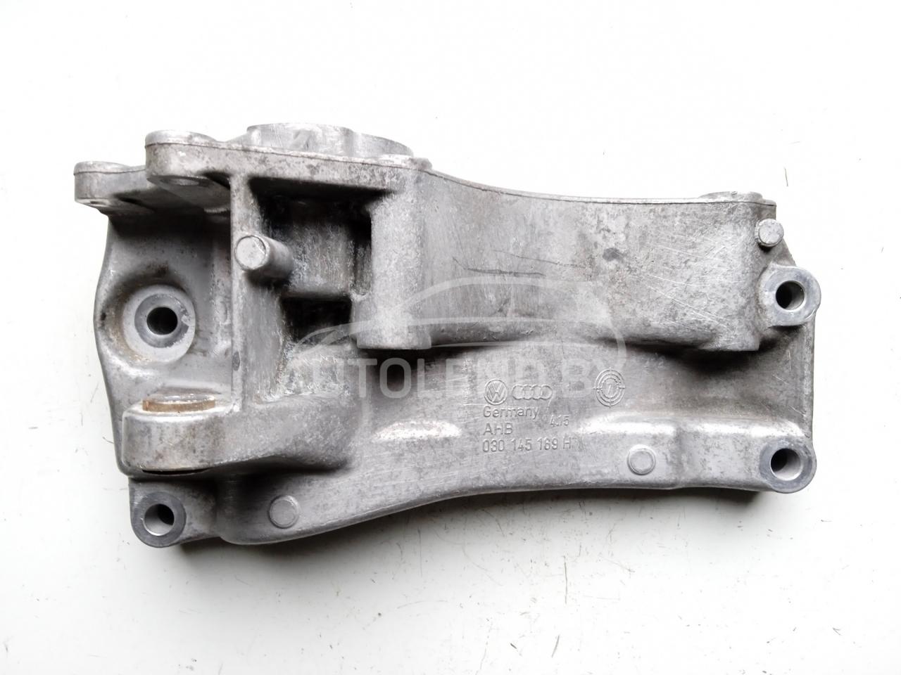 кронштейн (крепление) Volkswagen Polo 3 поколение 1999, 1.4 л., бензин, МКПП, хетчбэк 5 дв., 030145169H - фото №1