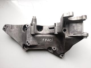 кронштейн (крепление) Renault Trafic 2 поколение 2004, 1.9 л., дизель, МКПП, минивэн, 8200183234