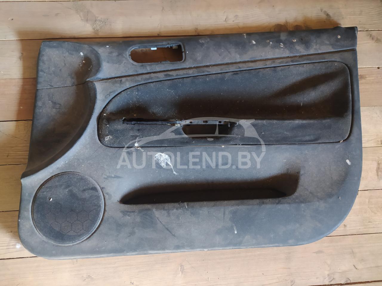 обшивка двери передняя правая Volkswagen Passat B5 1998, 1.9 л., дизель, МКПП, седан - фото №1