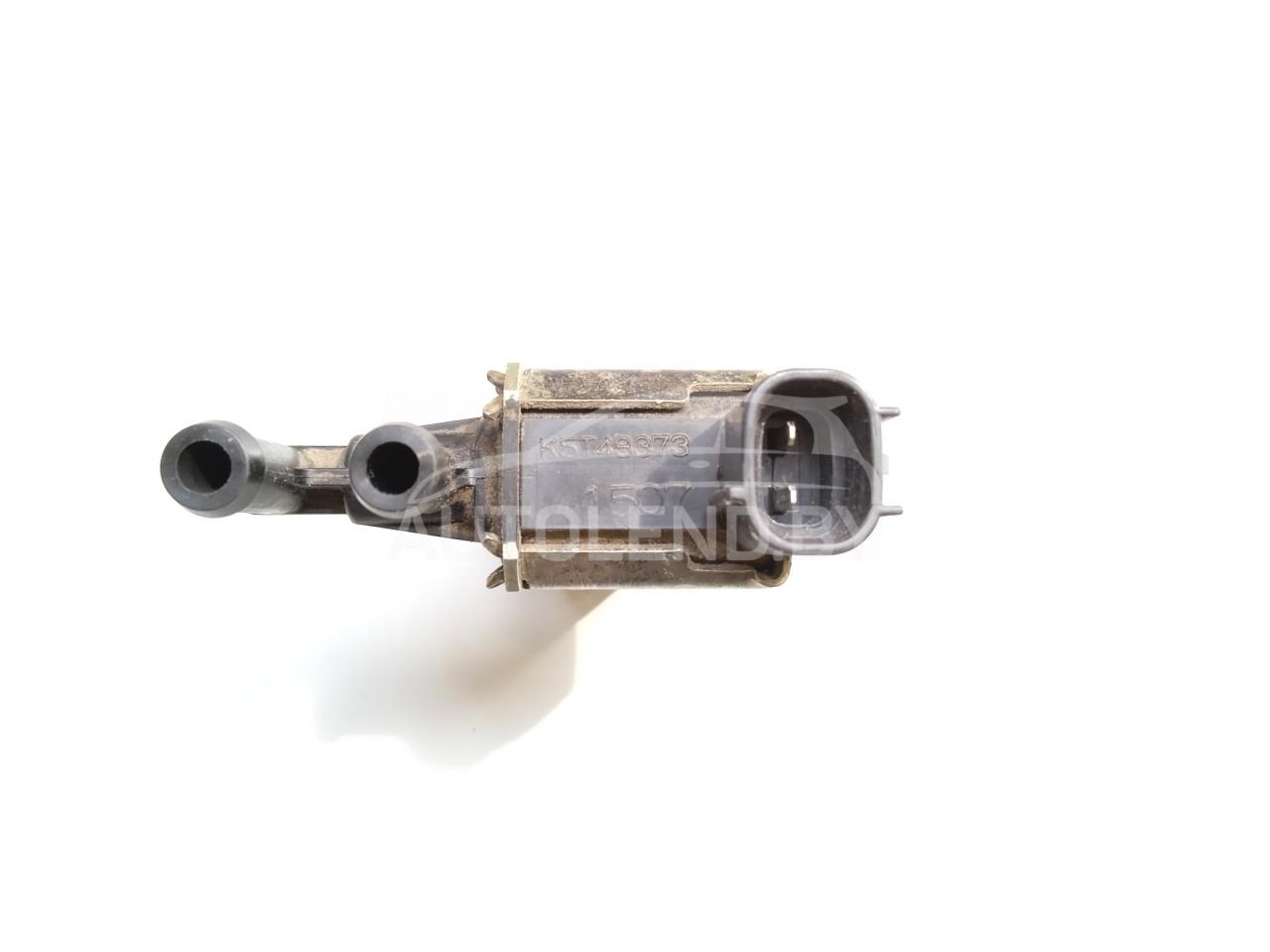 клапан вакуумного управления Mitsubishi Space Runner 2 поколение 2000, 2.0 л., бензин, МКПП, минивэн, K5T48373 - фото №1