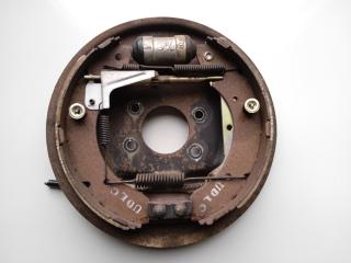 защитный кожух тормозного механизма Mitsubishi Space Wagon 2 поколение (Typ N30/N40) 1998, 2.0 л., бензин, МКПП, минивэн