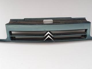 решетка радиатора Citroen Xantia 1 поколение 1996, 1.8 л., бензин, МКПП, хетчбэк 5 дв., передний привод, 9618919977