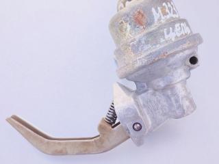 насос топливный ручной (подкачка) Mazda 323 3 поколение BF 1987, 1.3 л., E3, бензин, МКПП, хетчбэк 5 дв.