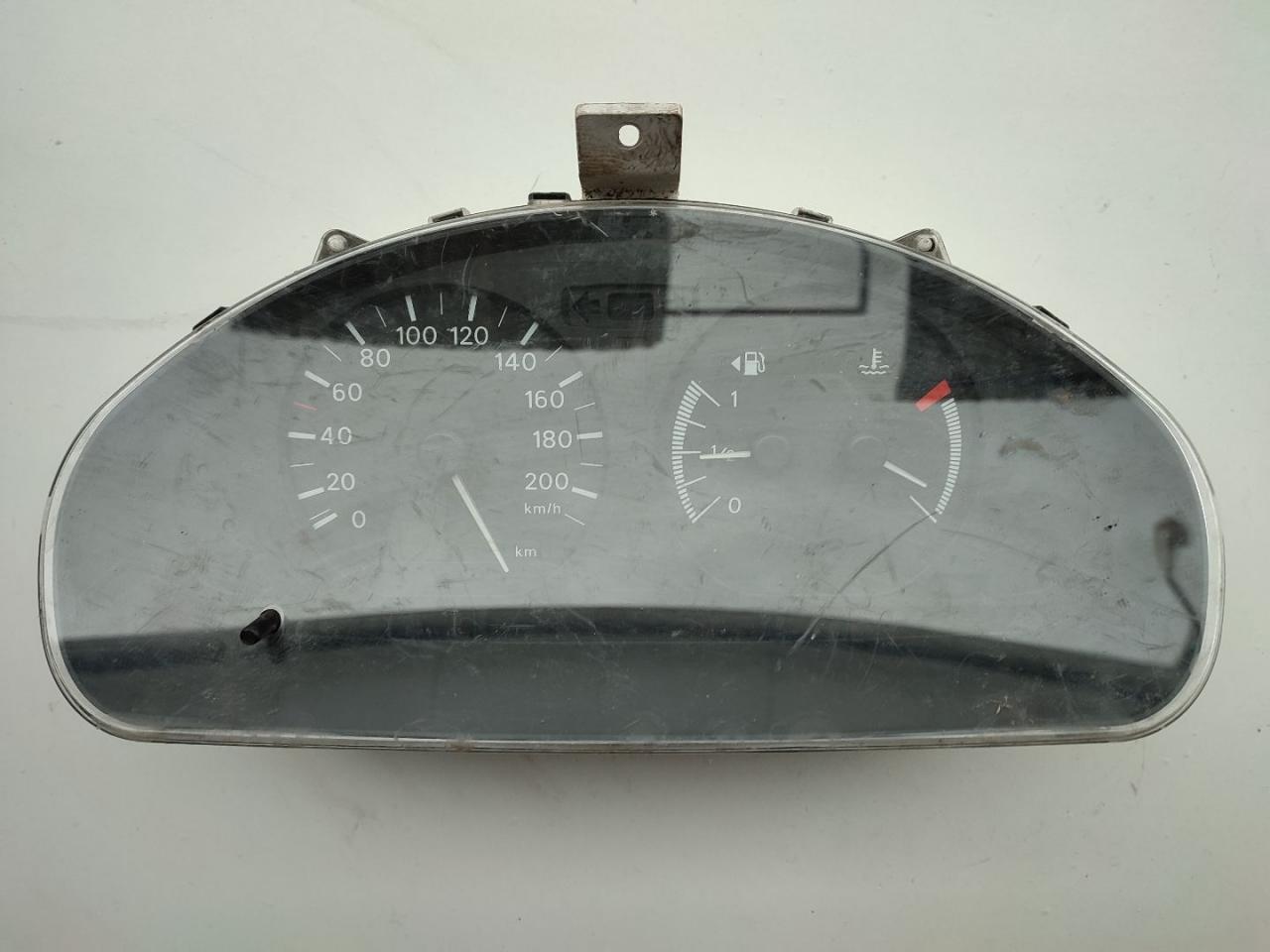 щиток приборов (приборная панель) Mitsubishi Space Star 1 поколение (1998 - 2002), бензин, МКПП, MR270270 - фото №1
