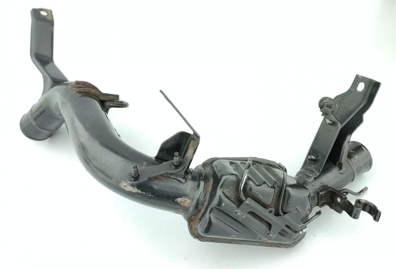 патрубок интеркулера Toyota Avensis 2 поколение (T250) 2005, 2.0 л., дизель, МКПП, хетчбэк 5 дв., 17361-27070 - фото №1