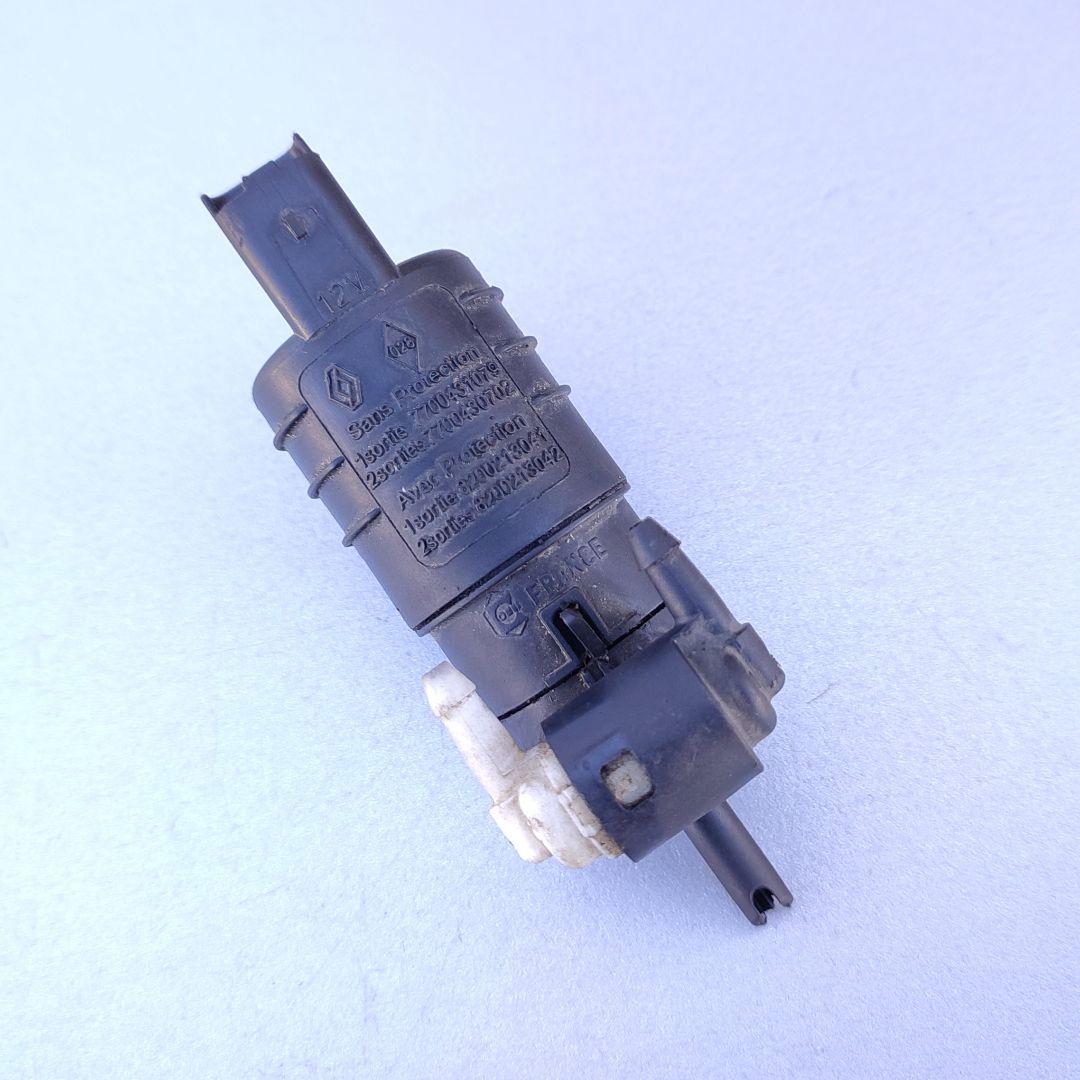 насос (моторчик) омывателя стекла Renault Espace 3 поколение (1996 - 2002), 2.2 л., дизель, МКПП, минивэн, 7700431079, 7700430702, 8200213041 - фото №1