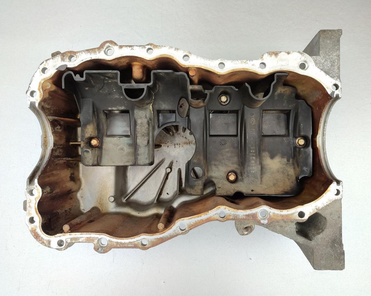 масляный поддон Renault Scenic 2 поколение 2004, 1.6 л., бензин, МКПП, 8200384326, 8200238932 - фото №1