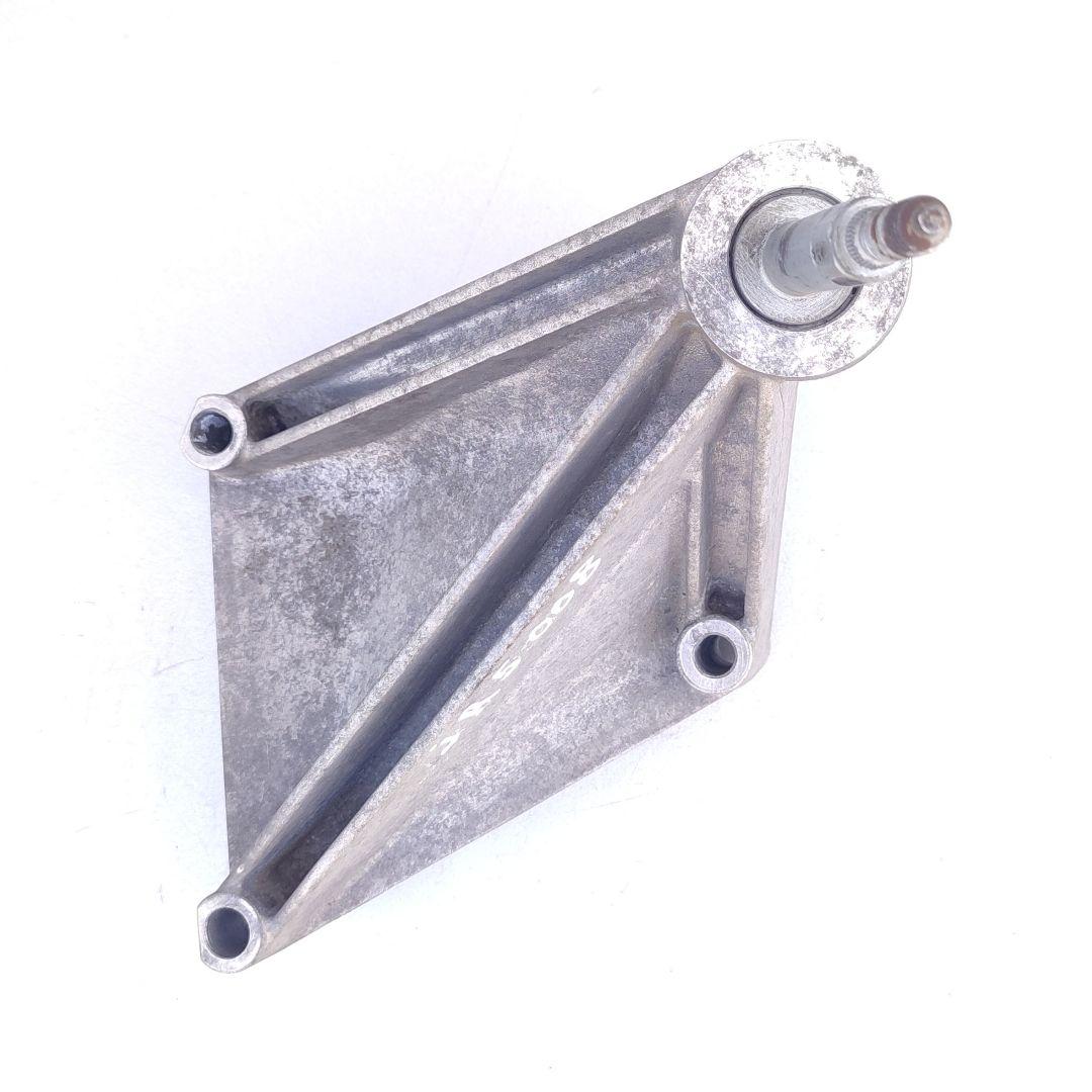 кронштейн КПП Renault Laguna 2 поколение 2004, 1.8 л., F4P 770, бензин, МКПП, 8200000023B, 30770111 - фото №1