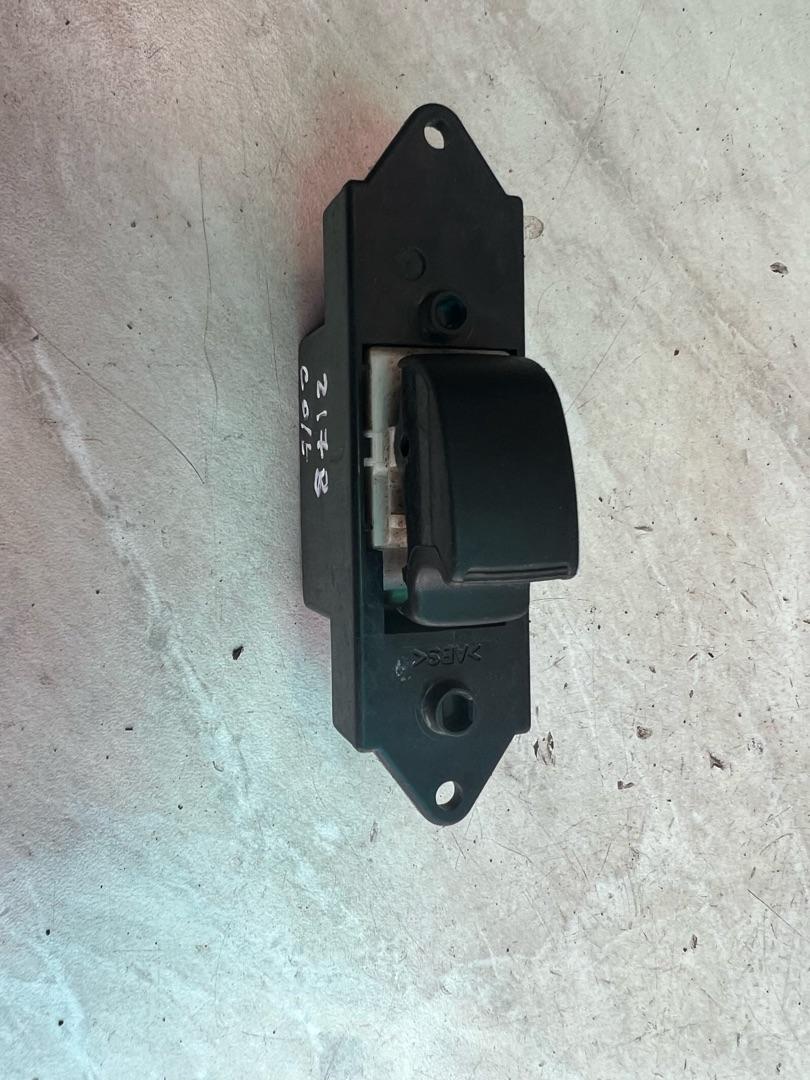 кнопка стеклоподъемника двери Mitsubishi Colt 6 поколение (Z20/Z30) 2005 - фото №1