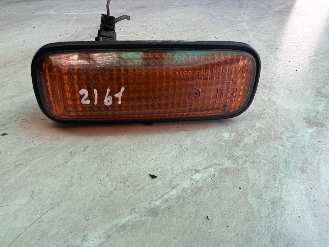 повторитель поворота на крыле Honda Civic 6 поколение (EJ/EK/EM) 1997 - фото №1