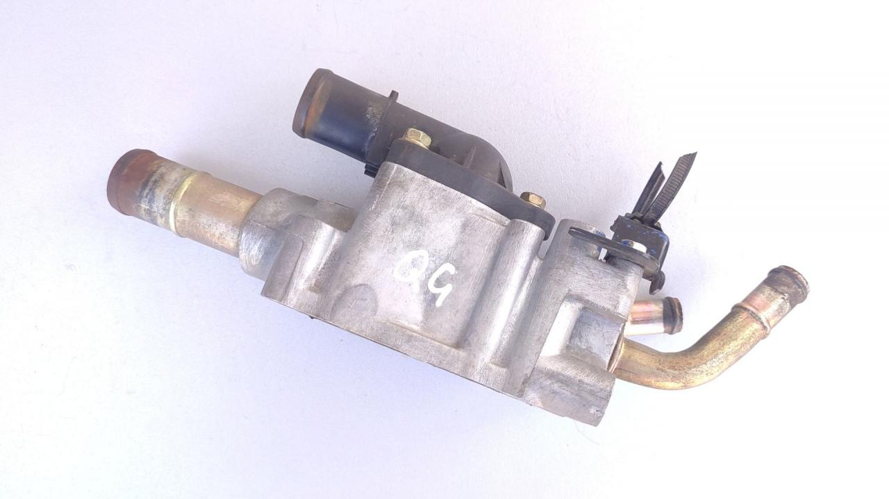корпус термостата Nissan Primera P12 2005, 1.6 л., QG16DE, бензин, МКПП, 130499F600 - фото №1
