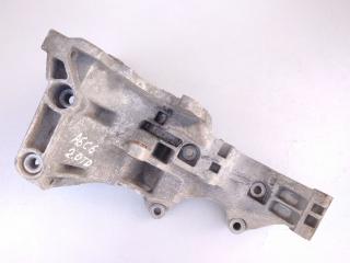 кронштейн генератора Audi A6 4F/C6 2006, 2.0 л., дизель, 03G903143D