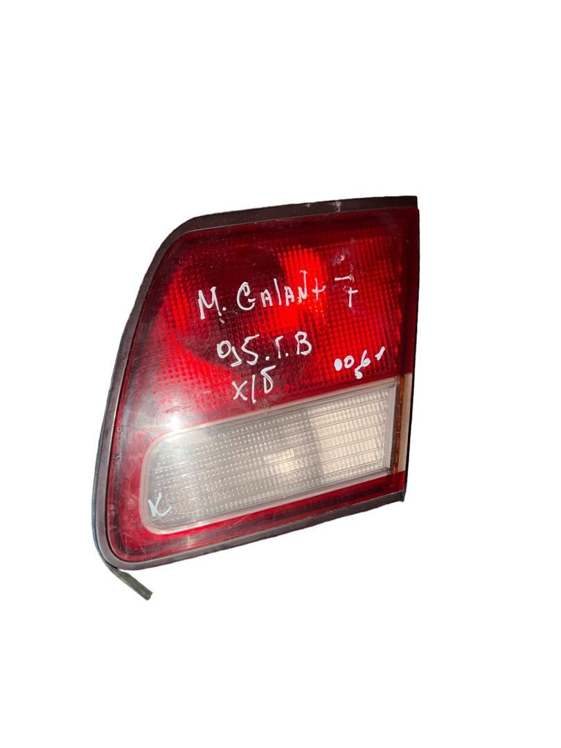 фонарь крышки багажника правый Mitsubishi Galant 7 поколение 1995, хетчбэк 5 дв. - фото №1