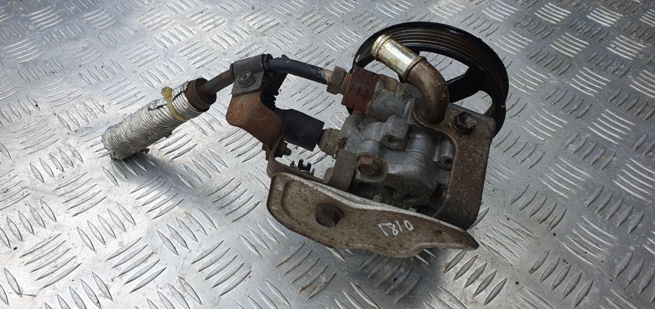 насос гидроусилителя руля Toyota Avensis 2 поколение (T250) 2005, 1.8 л., 1ZZ-FE, бензин - фото №1