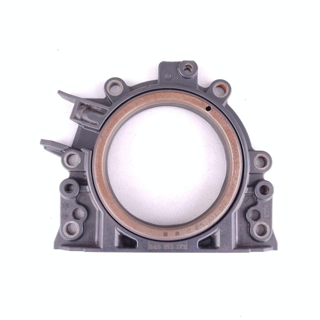 крышка двигателя передняя Volkswagen Passat B6 2006, 2.0 л., дизель, 045103173 - фото №1