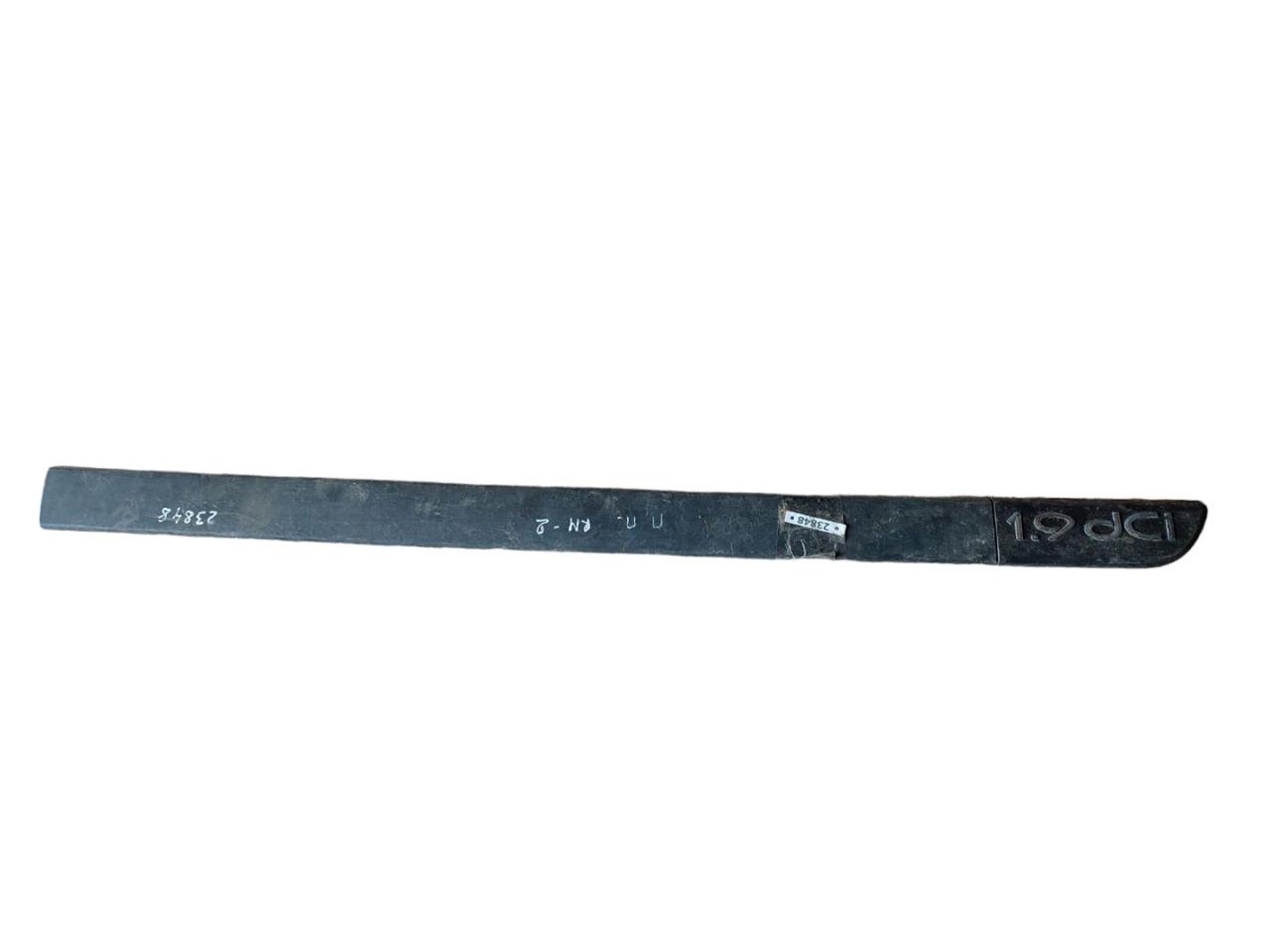 молдинг двери передней правой Renault Megane 2 поколение 2004, 1.9 л., дизель, 8200073471 - фото №1