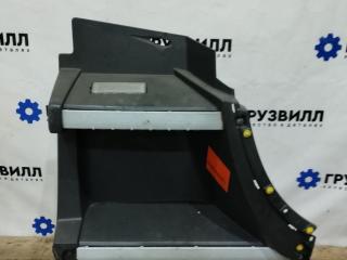 Подножка кабины Volvo FH4 первое поколение (2013 - 2020), 82141521, 82151654, 82151656, 82355197, 82151651, 82318843