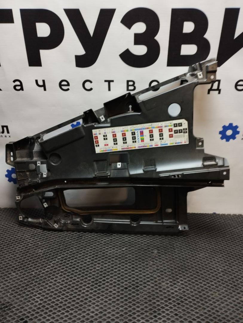 рамка панели приборов Volvo FH4 первое поколение (2013 - 2020), 82271583