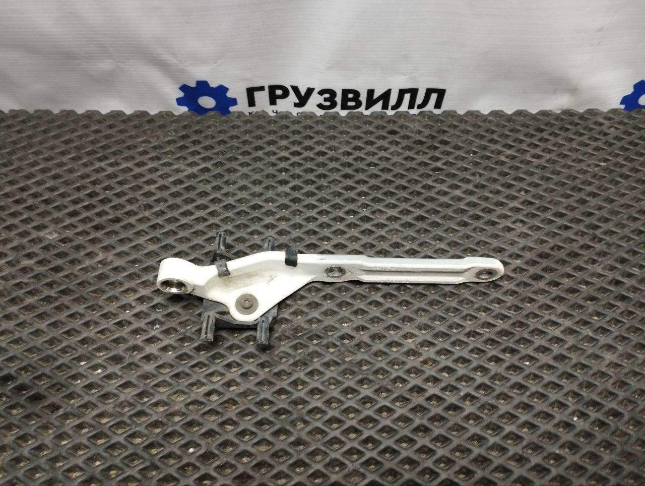 петля капота правая Volvo FH4 первое поколение (2013 - 2020), 82320177