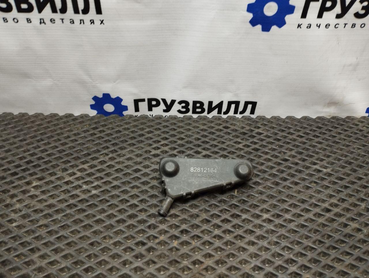 водосток капота Volvo FH4 первое поколение (2013 - 2020), 82812164