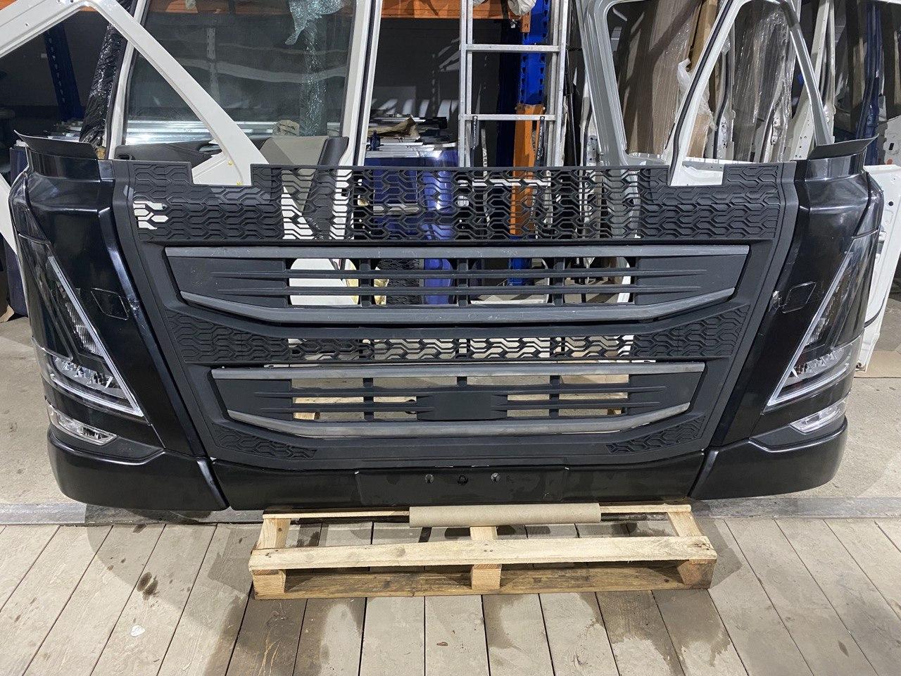 Бампер в сборе (ноускат) Volvo FH16 FH4 (2020 - 2024), 23512110, 23512117, 84210166, 23526802, 84219213, 84219217, 23526465, 24056519, 23752688 - фото №1