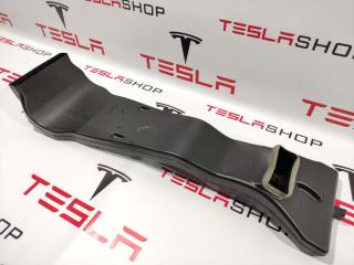 Воздуховод выпускного канала консоли Tesla Model X 1 поколение 2017, 1053878-00-B