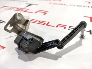Датчик уровня пневмоподвески Tesla Model X 1 поколение 2016, 1027971-00-A, 6006523-00-B