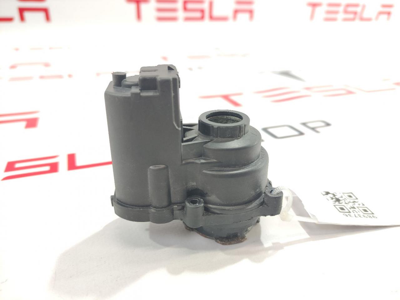 Электропривод наружного зеркала Tesla Model S 1 поколение 2016, 1041318-00-C, 221020, 18291370411 - фото №1